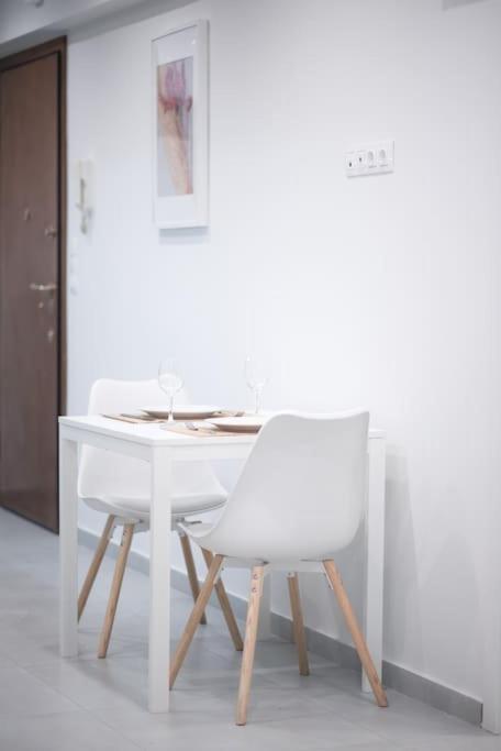 Luxury Studio With Garden Next To Acropolis Athens Exterior photo