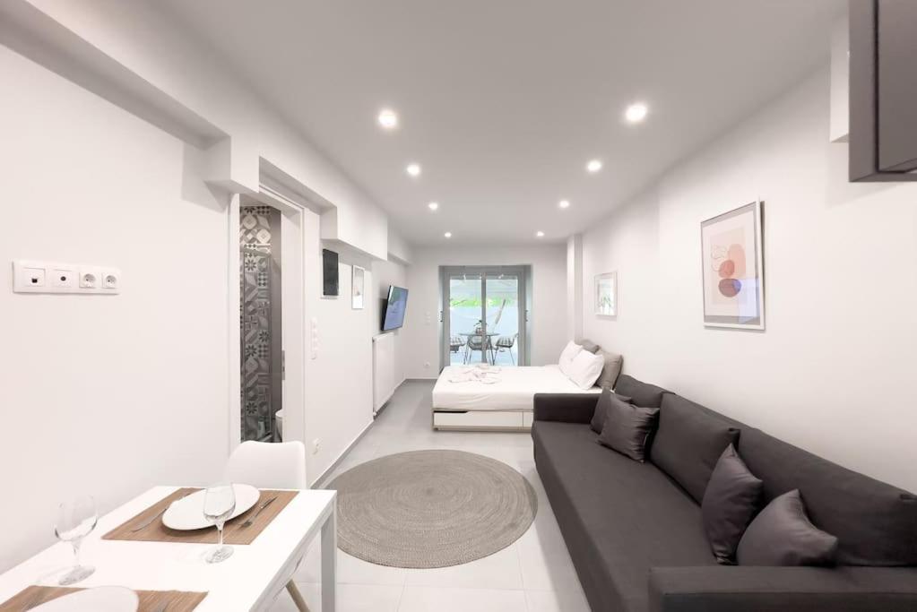 Luxury Studio With Garden Next To Acropolis Athens Exterior photo
