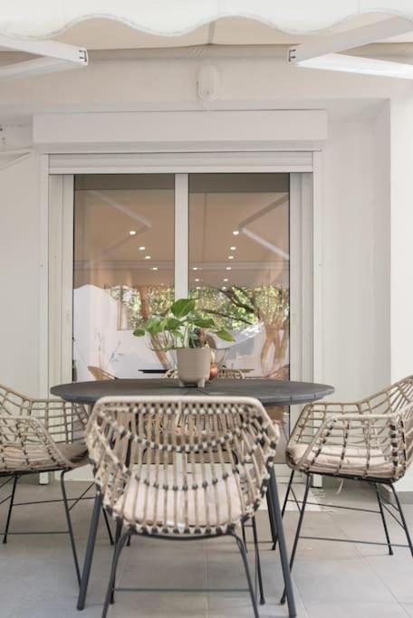 Luxury Studio With Garden Next To Acropolis Athens Exterior photo